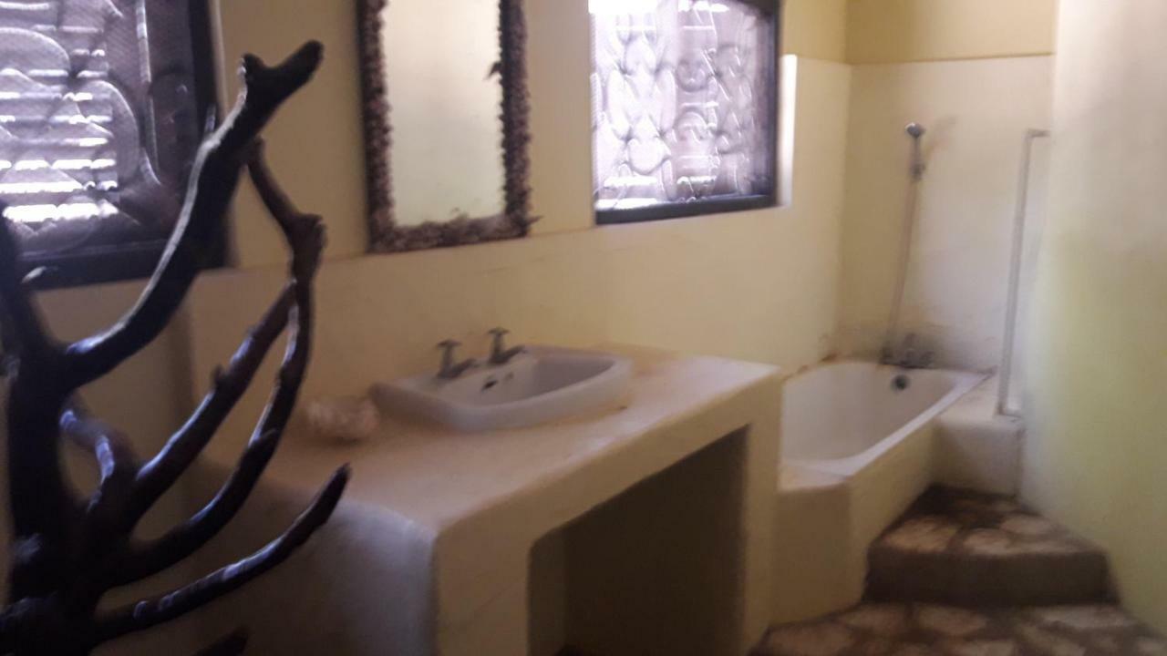 לינה וארוחת בוקר Kiloran Funzi House מראה חיצוני תמונה