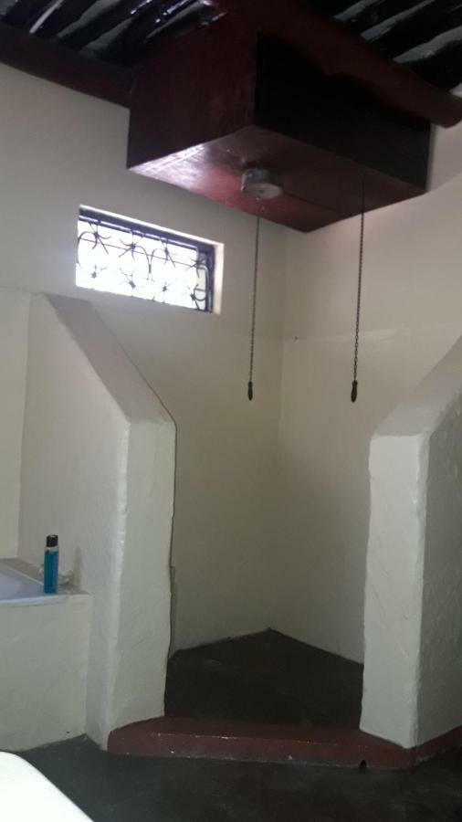 לינה וארוחת בוקר Kiloran Funzi House מראה חיצוני תמונה